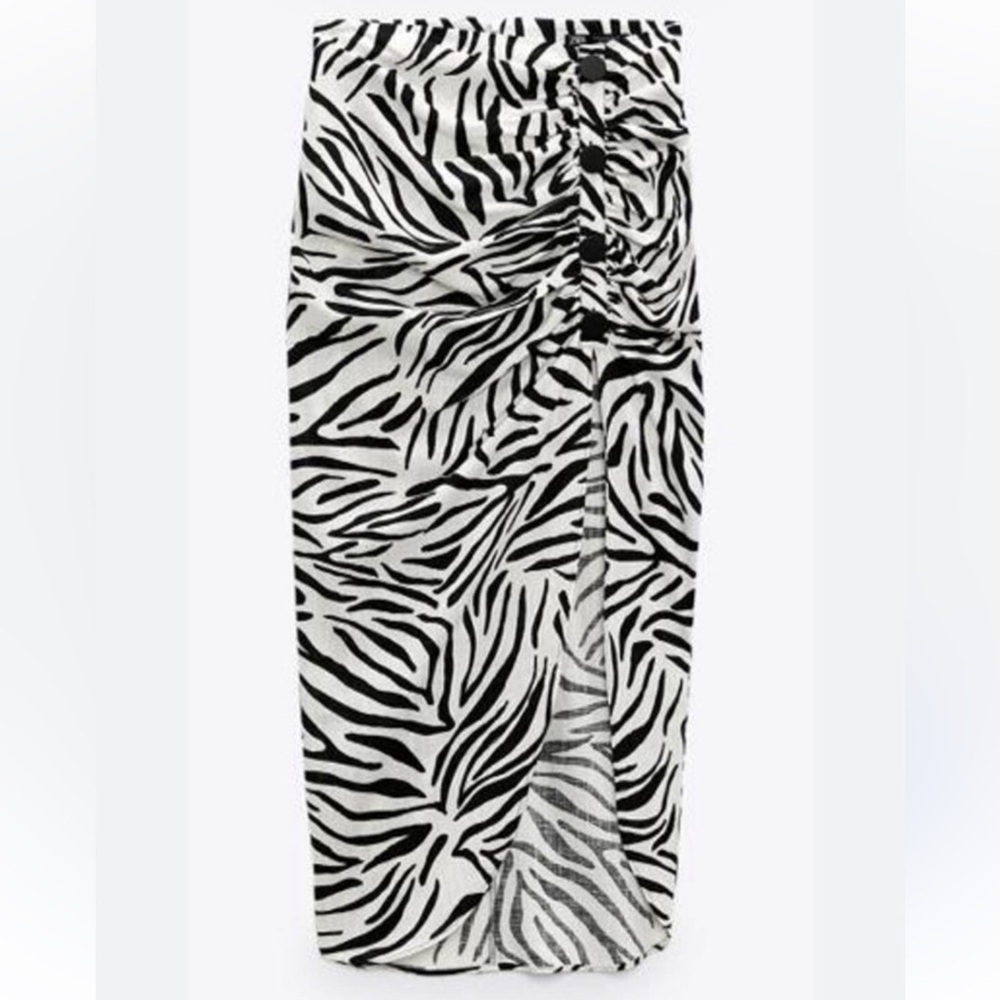 Zebra Print Black and White Women's Skirt. Size S . Style 8273/595/084 - Picture 3 of 10